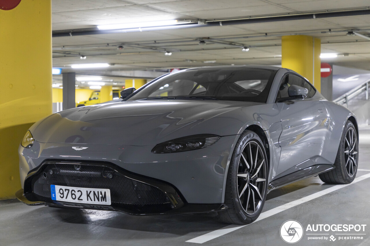 Aston Martin V8 Vantage 2018