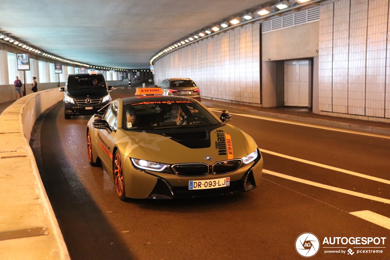 BMW i8