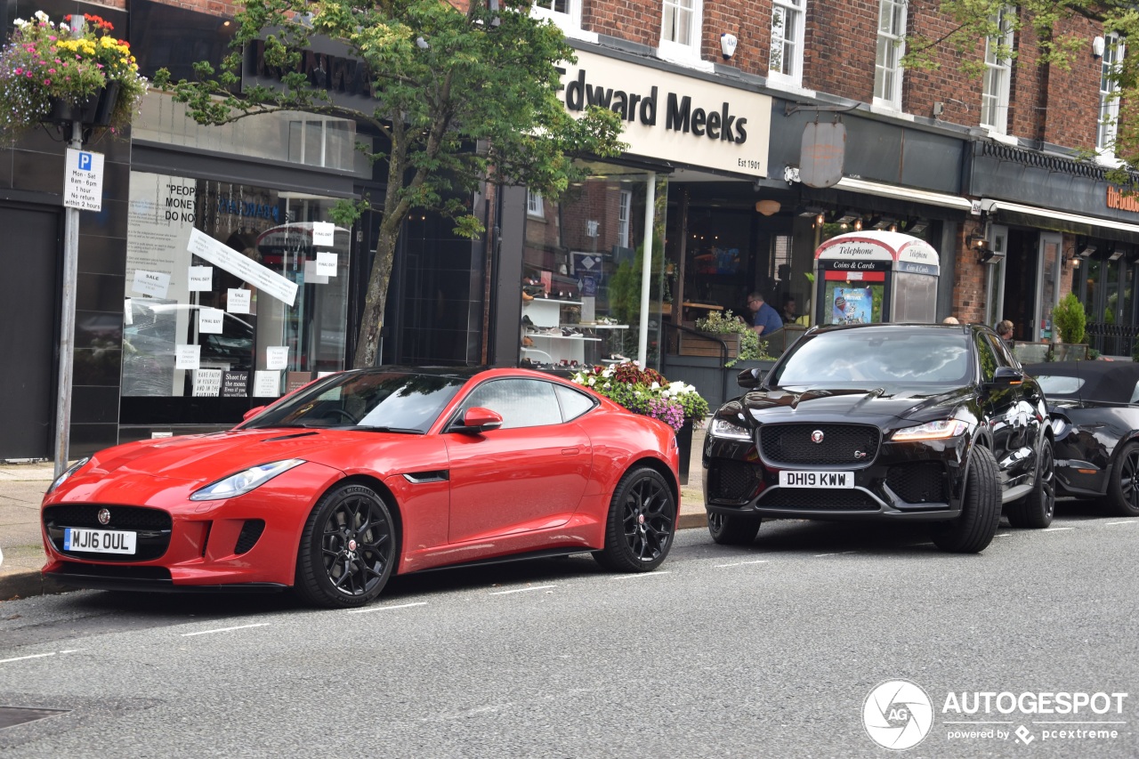 Jaguar F-PACE SVR