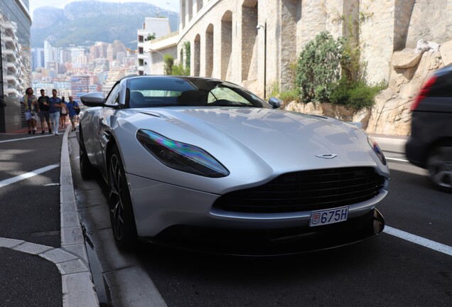 Aston Martin DB11 V8 Volante