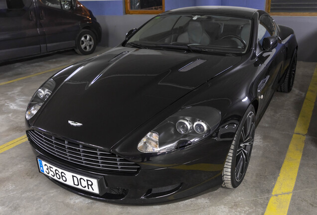 Aston Martin DB9