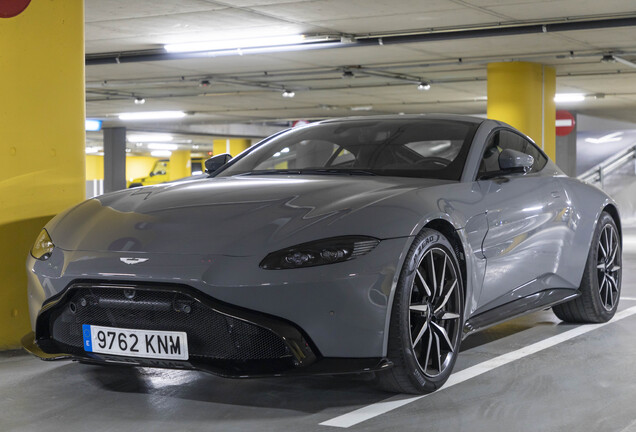 Aston Martin V8 Vantage 2018