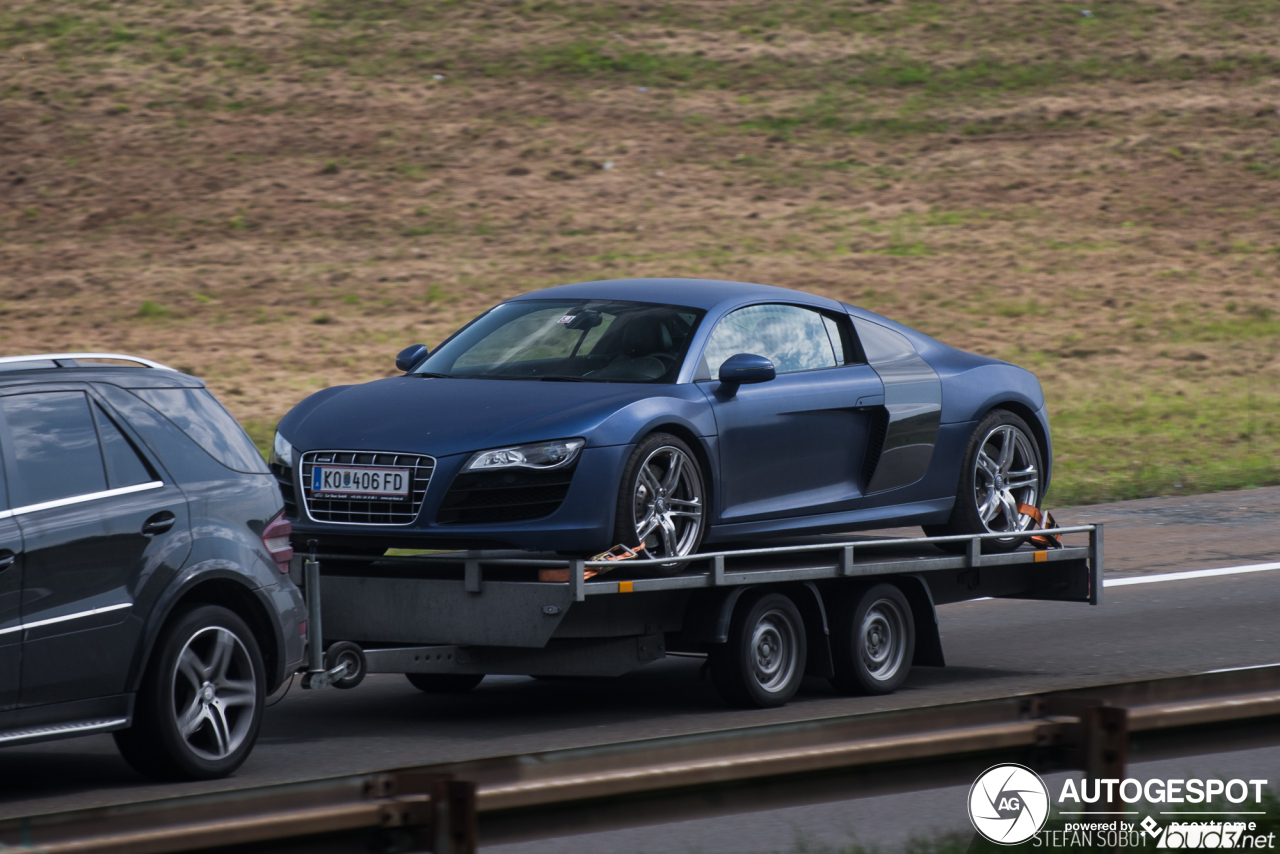 Audi R8 V10