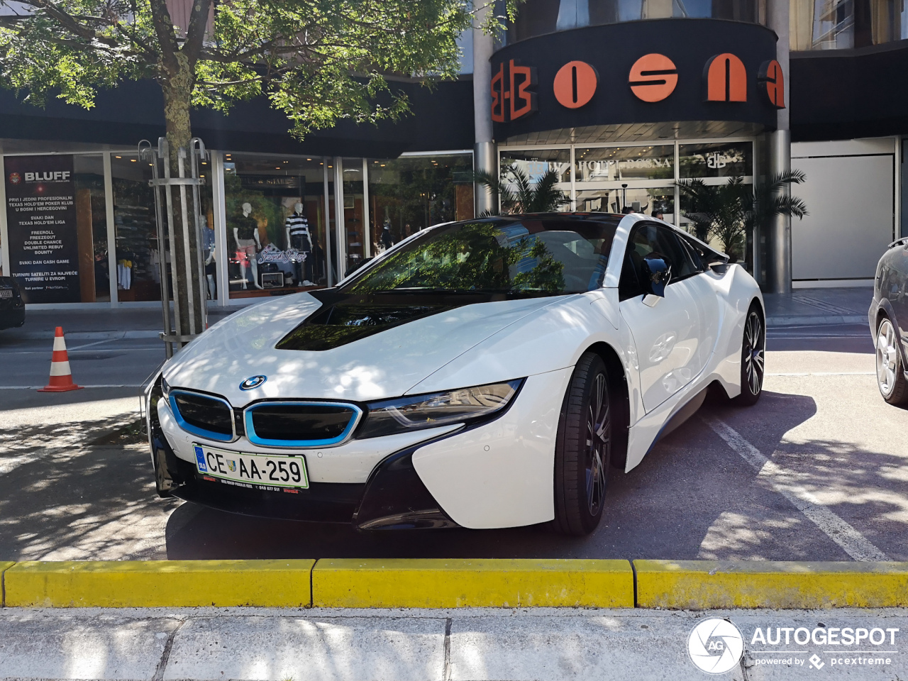 BMW i8