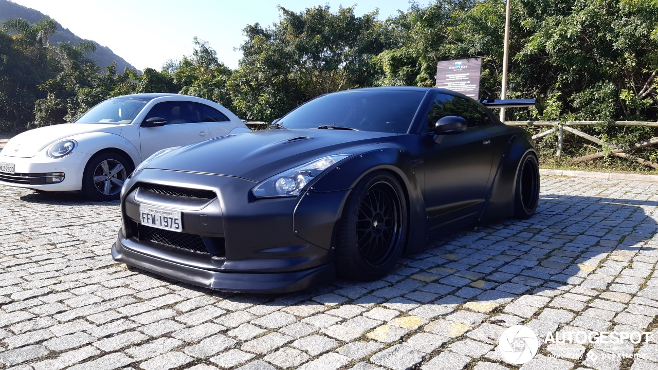 Nissan GT-R Liberty Walk Widebody