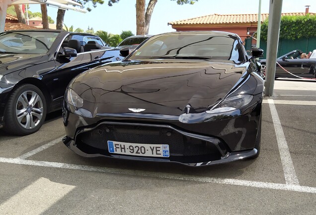 Aston Martin V8 Vantage 2018