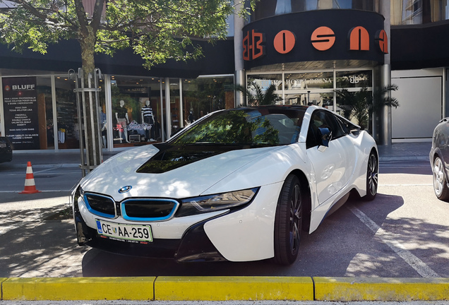 BMW i8