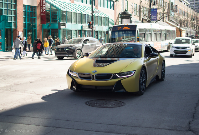 BMW i8 Protonic Frozen Yellow Edition