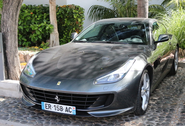 Ferrari GTC4Lusso T