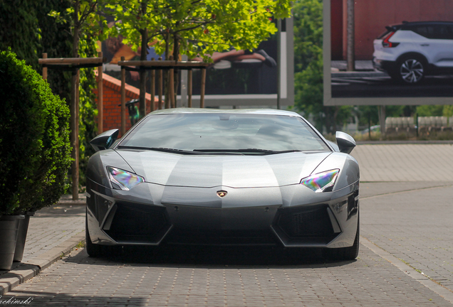 Lamborghini Aventador LP700-4