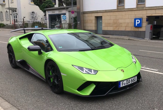 Lamborghini Huracán LP640-4 Performante