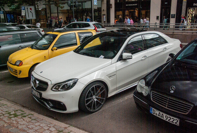 Mercedes-Benz E 63 AMG S W212