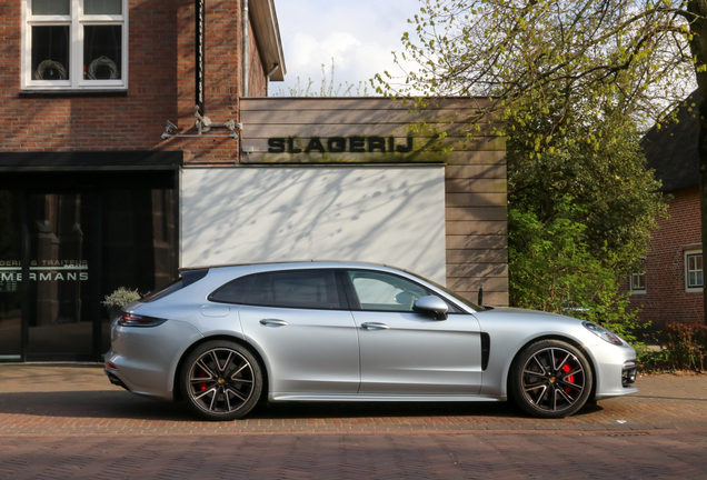 Porsche 971 Panamera GTS Sport Turismo