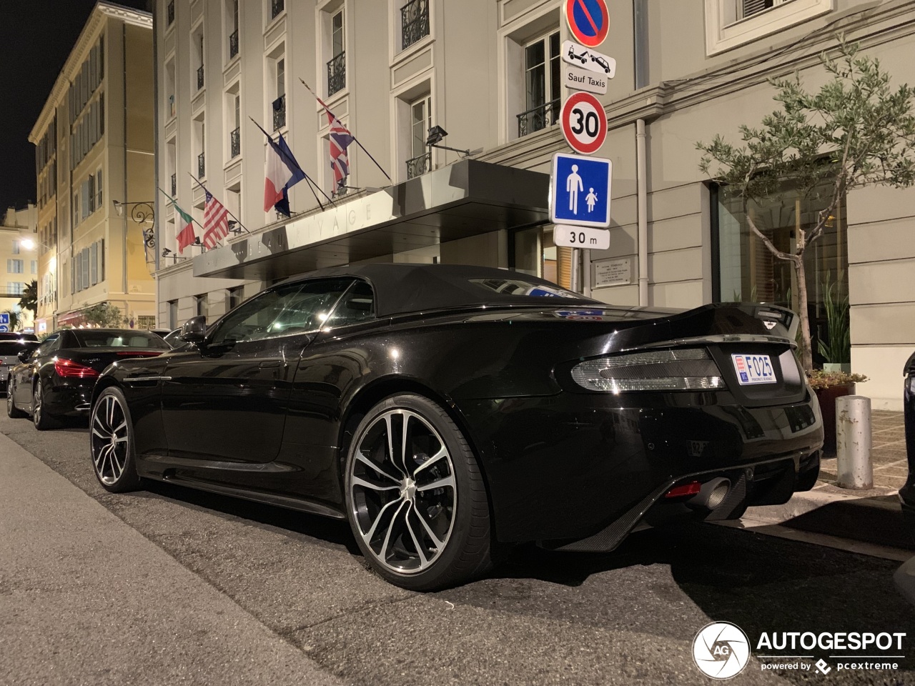 Aston Martin DBS Volante Carbon Black Edition