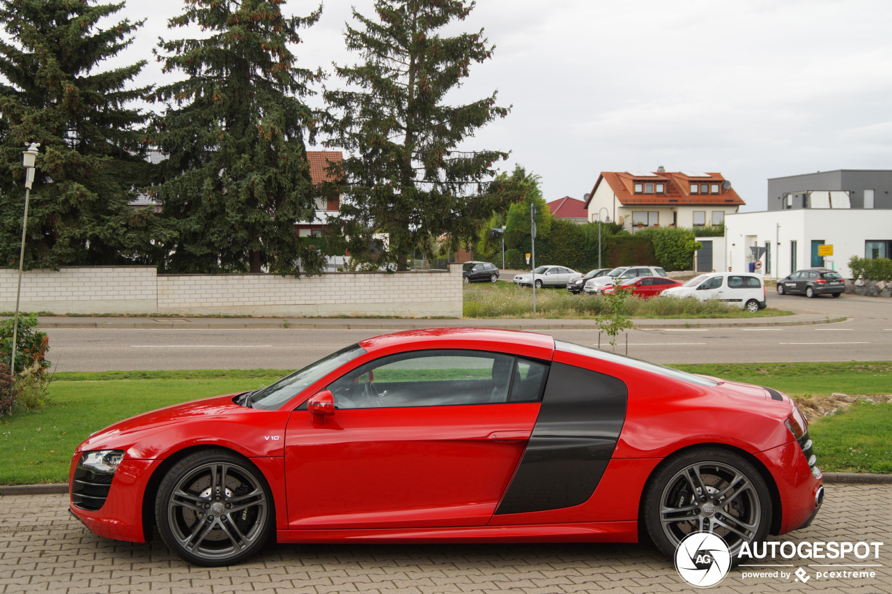 Audi R8 V10