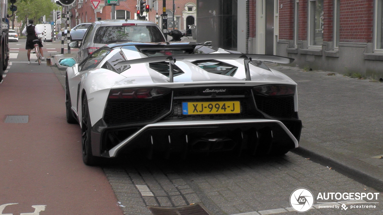 Lamborghini Aventador LP700-4 Roadster