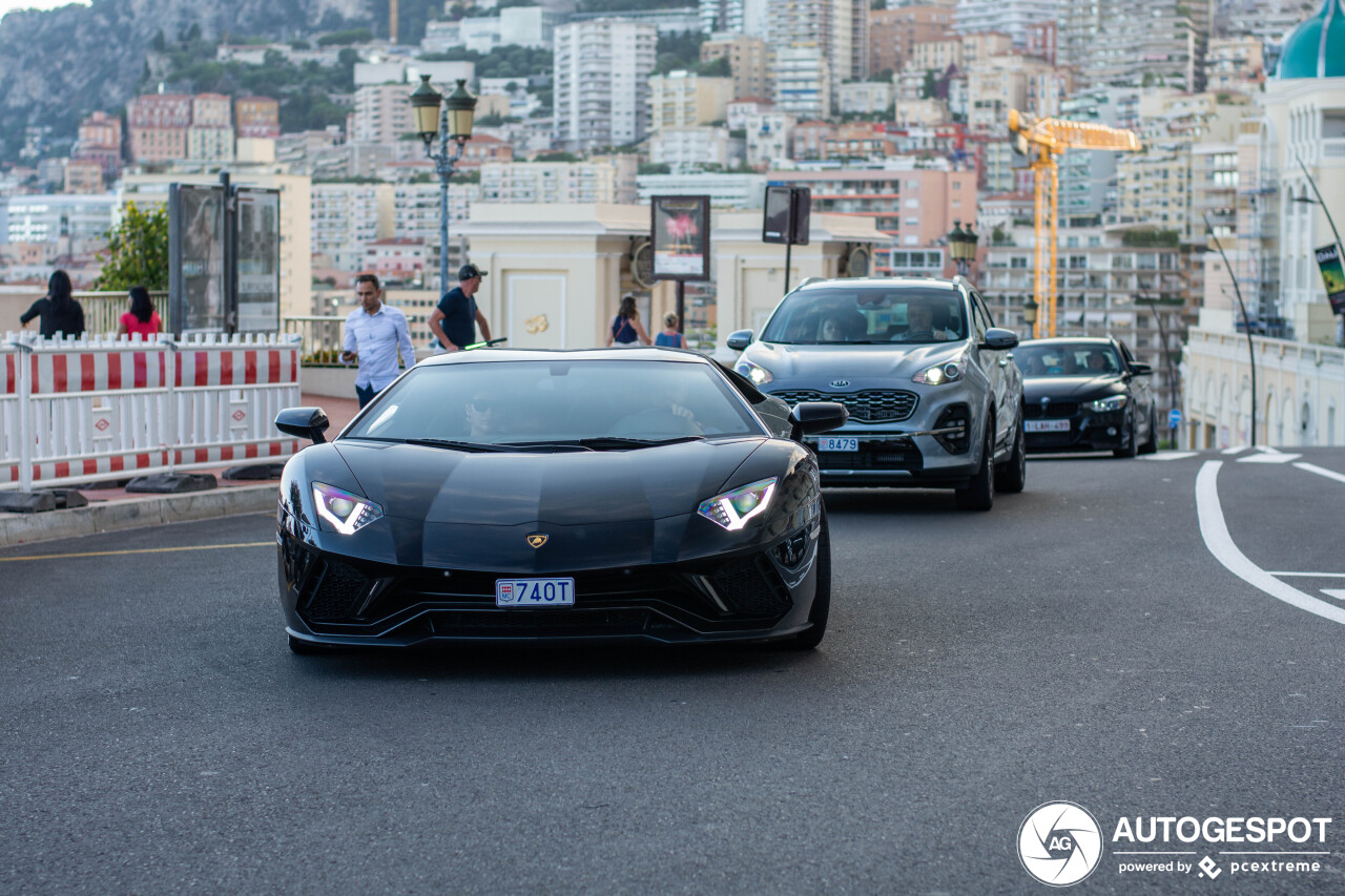 Lamborghini Aventador S LP740-4