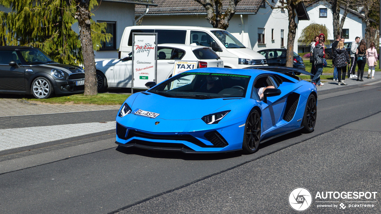 Lamborghini Aventador S LP740-4