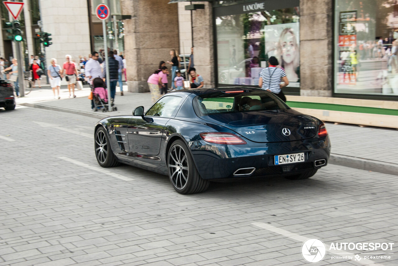 Mercedes-Benz SLS AMG