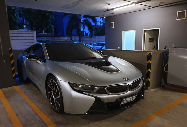 BMW i8