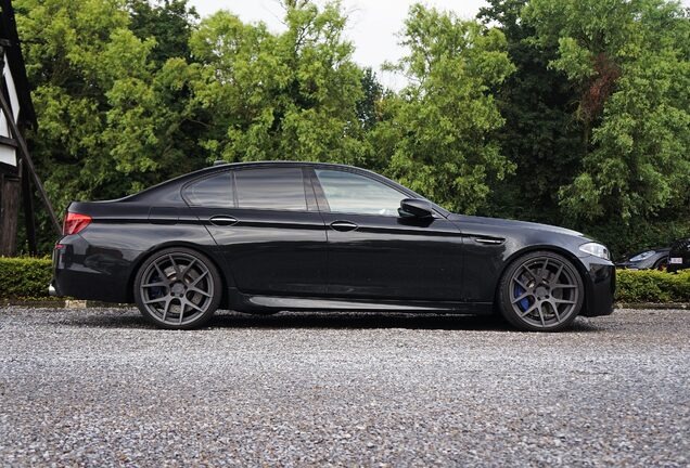 BMW M5 F10 2011