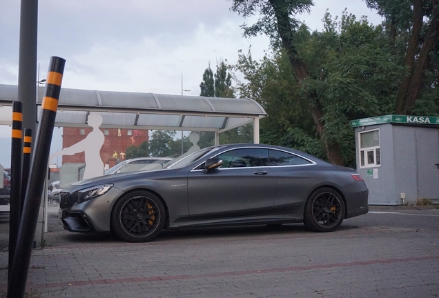 Mercedes-AMG S 63 Coupé C217 2018 Yellow Night Edition