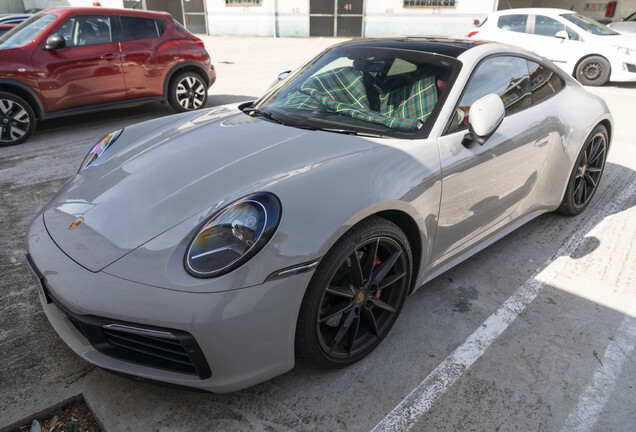 Porsche 992 Carrera 4S