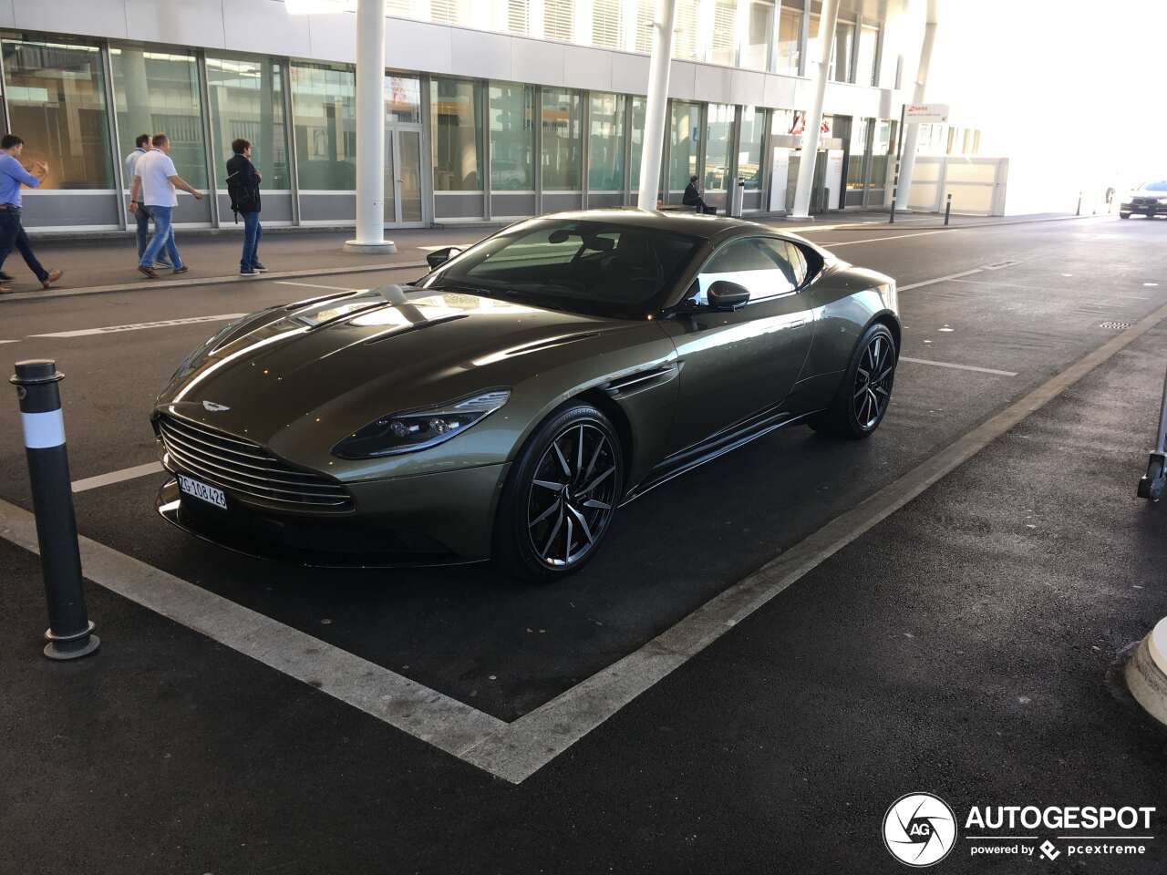 Aston Martin DB11