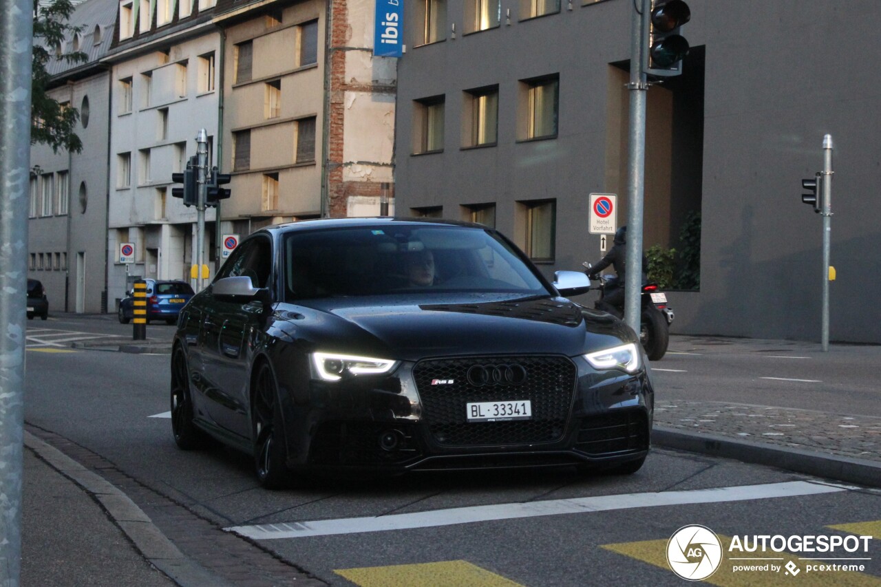 Audi RS5 B8 2012