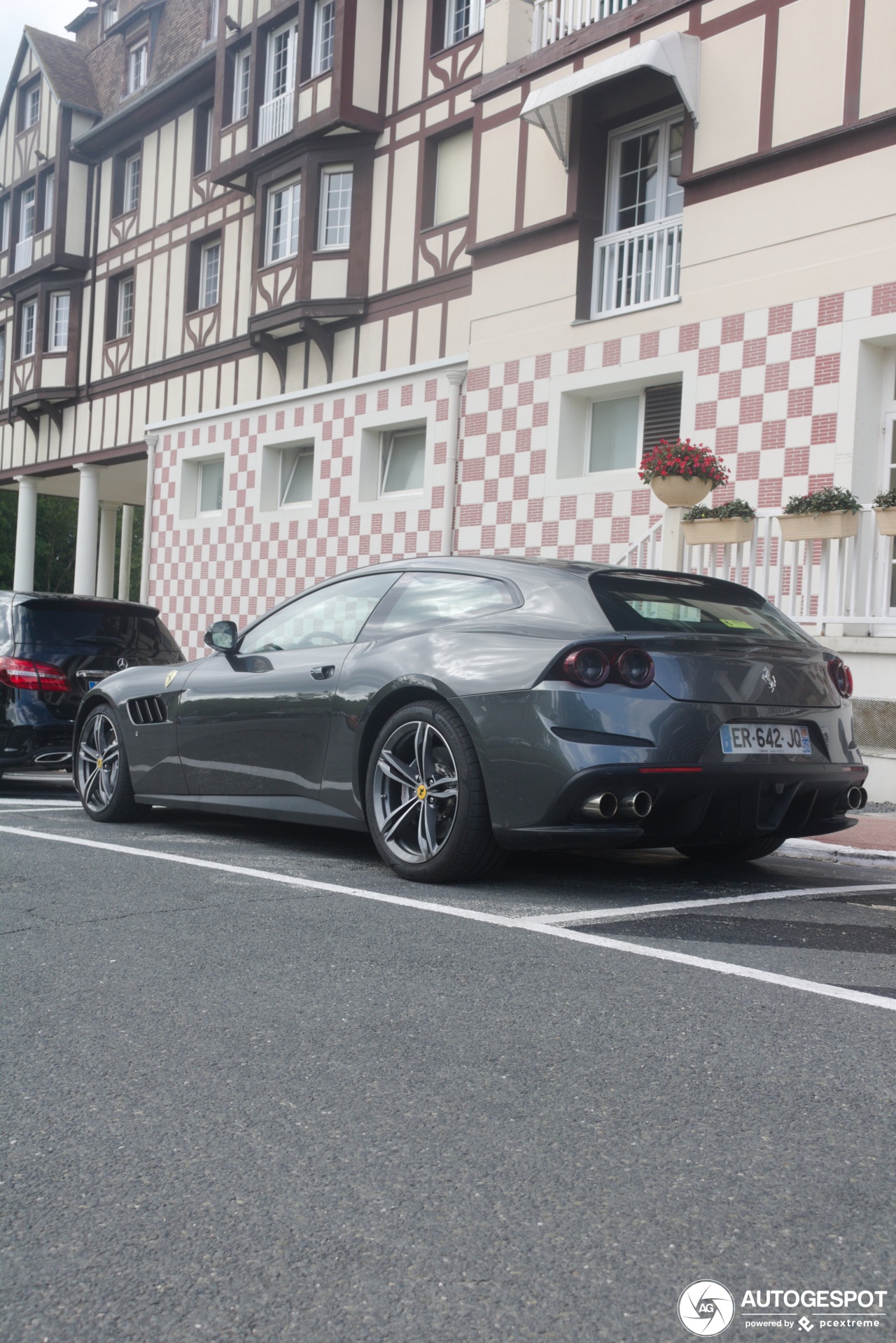 Ferrari GTC4Lusso T