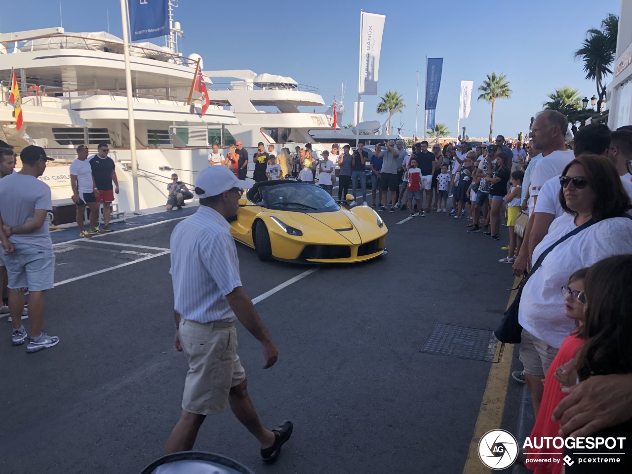 Ferrari LaFerrari Aperta