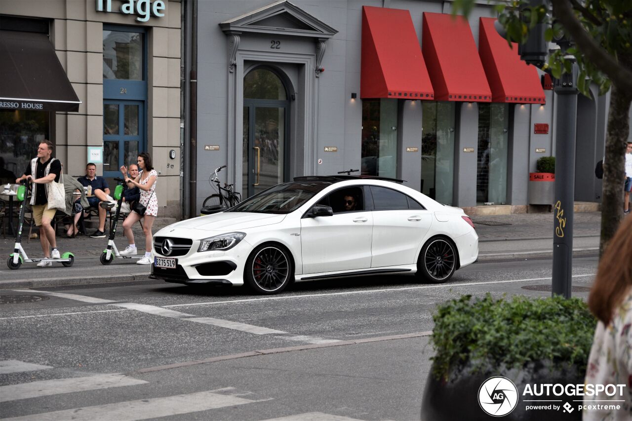 Mercedes-Benz CLA 45 AMG C117