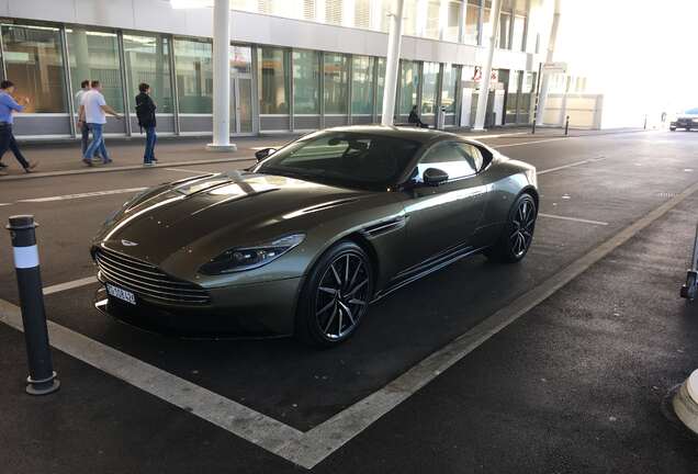 Aston Martin DB11