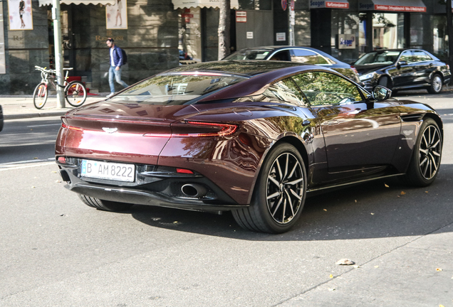 Aston Martin DB11