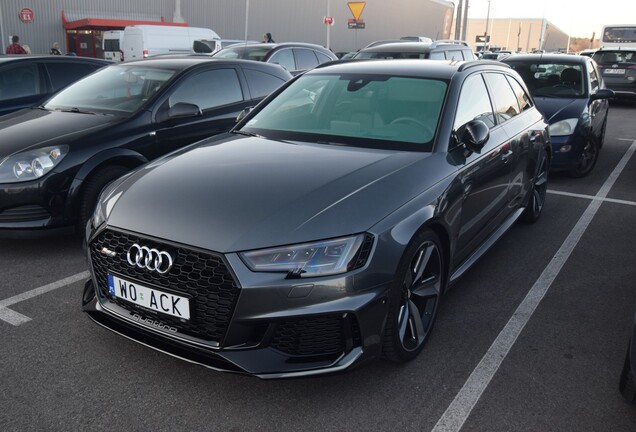 Audi RS4 Avant B9