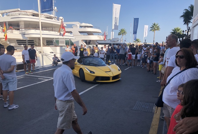 Ferrari LaFerrari Aperta