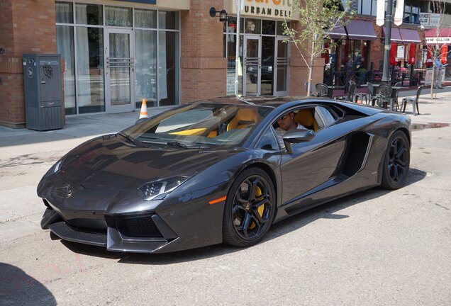 Lamborghini Aventador LP700-4