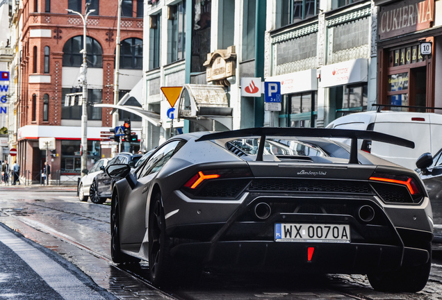 Lamborghini Huracán LP640-4 Performante