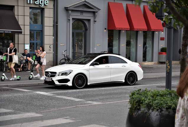 Mercedes-Benz CLA 45 AMG C117