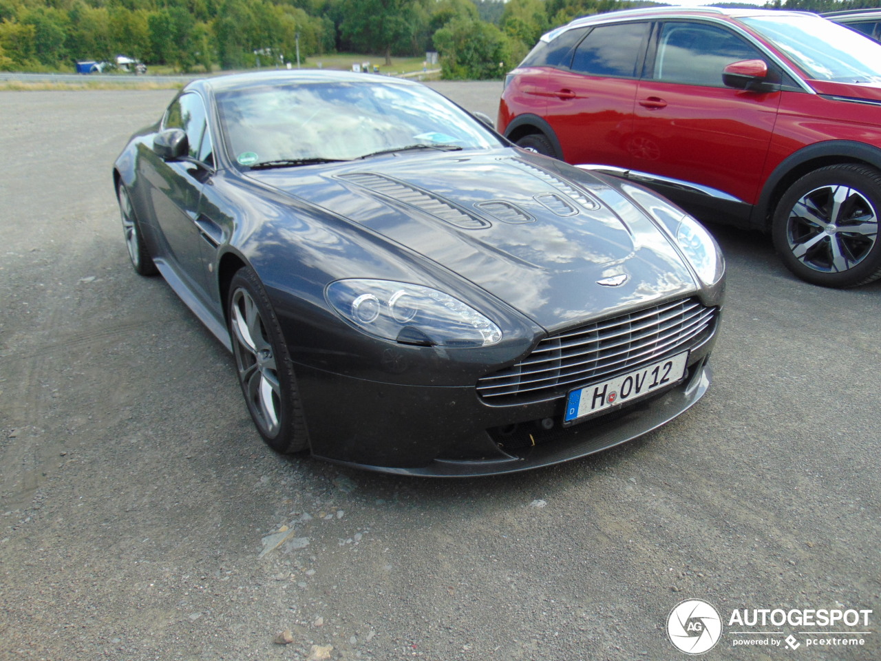 Aston Martin V12 Vantage