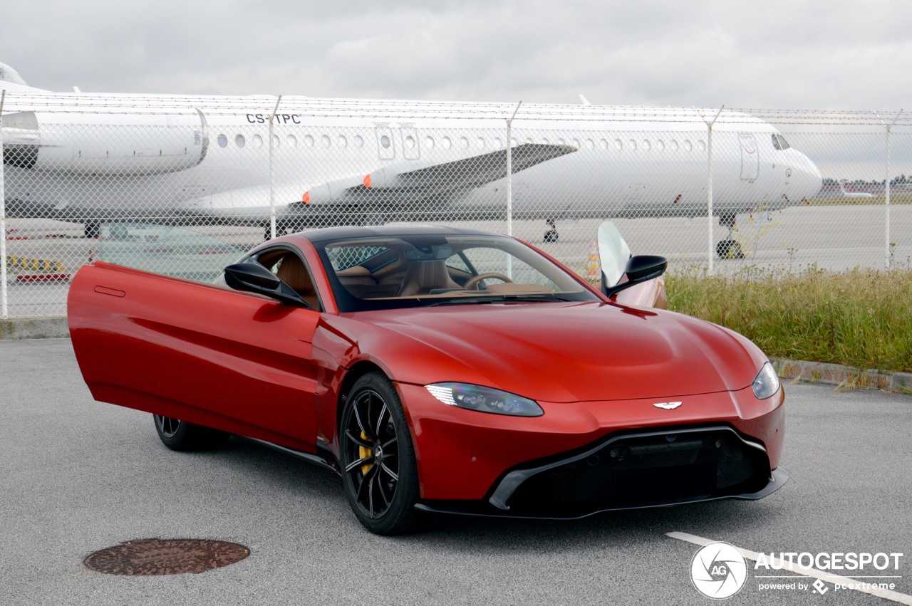 Aston Martin V8 Vantage 2018