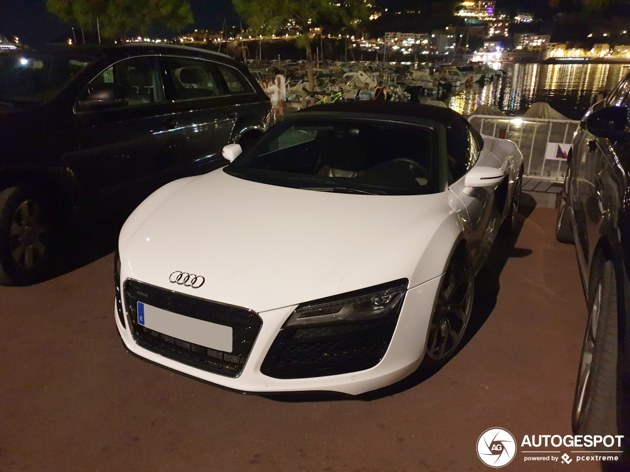 Audi R8 V8 Spyder 2013