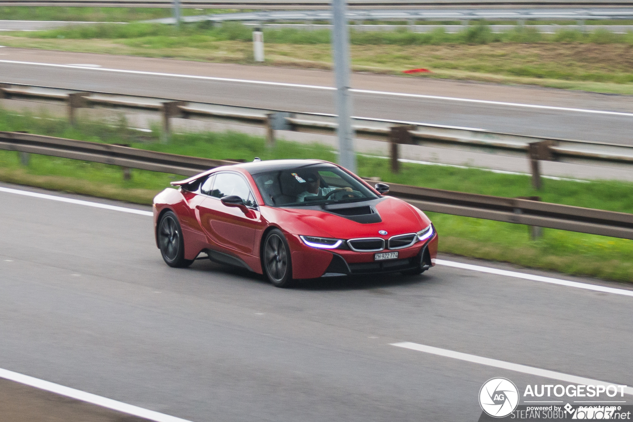 BMW i8 Protonic Red Edition