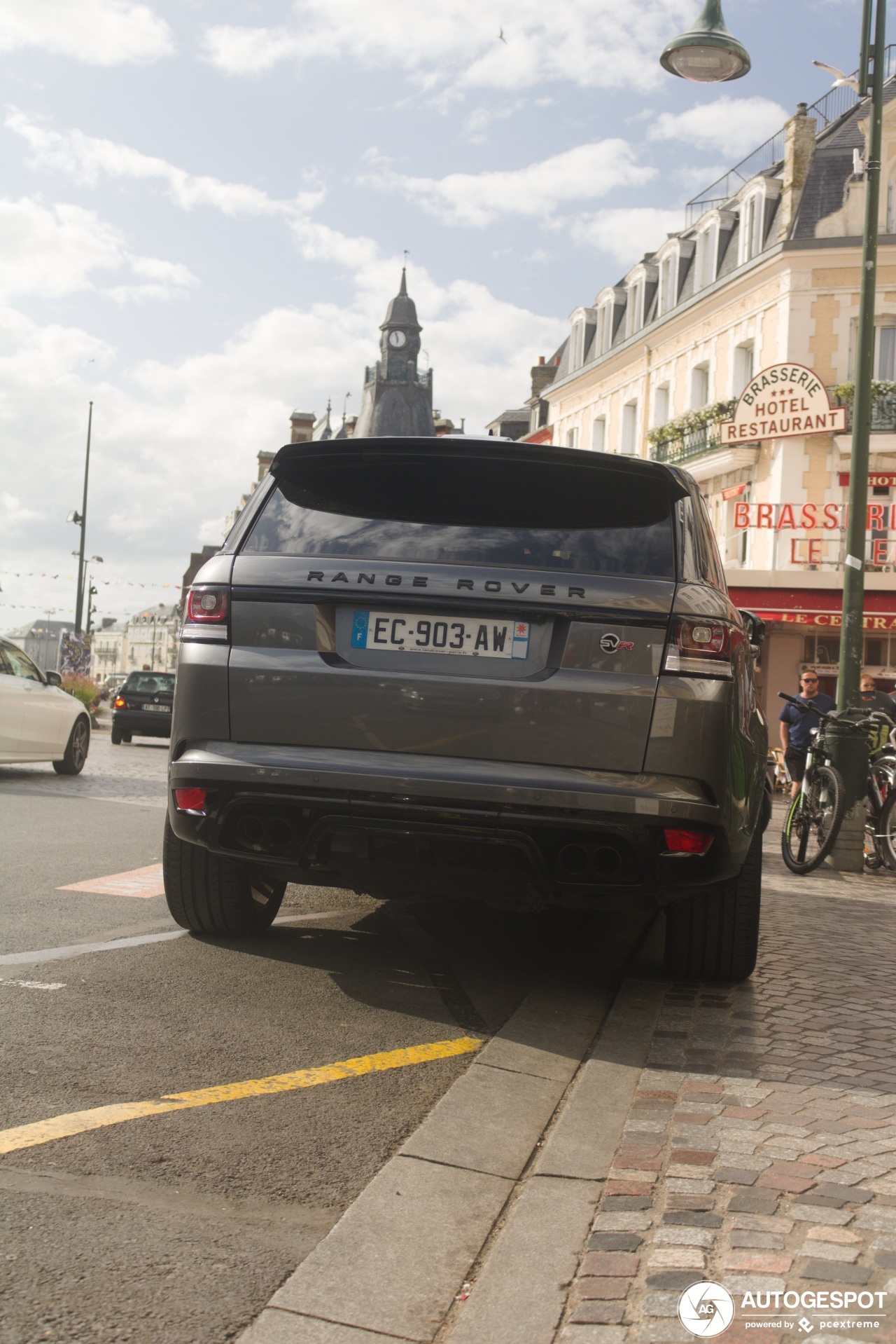 Land Rover Range Rover Sport SVR