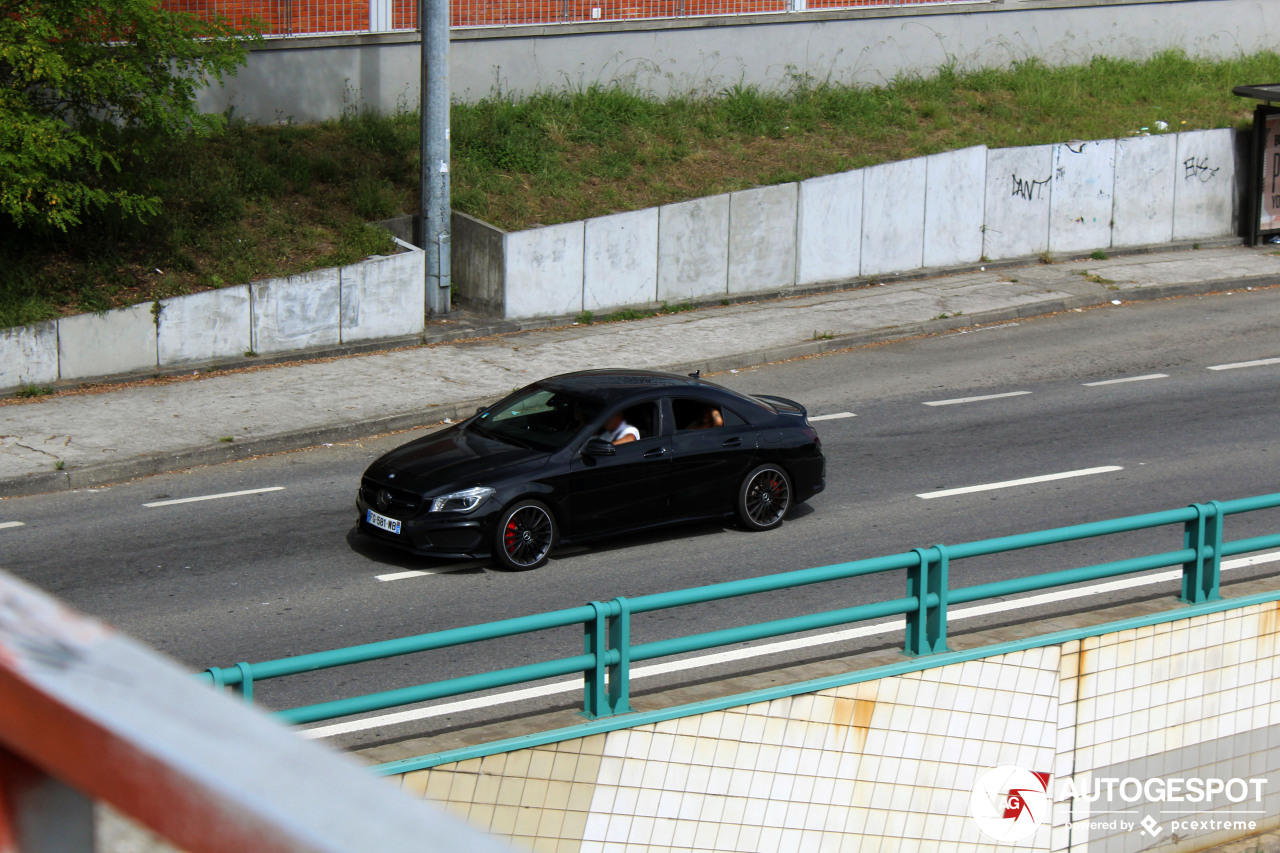 Mercedes-Benz CLA 45 AMG C117