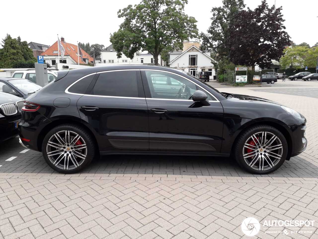 Porsche 95B Macan Turbo