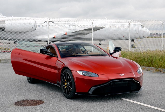 Aston Martin V8 Vantage 2018