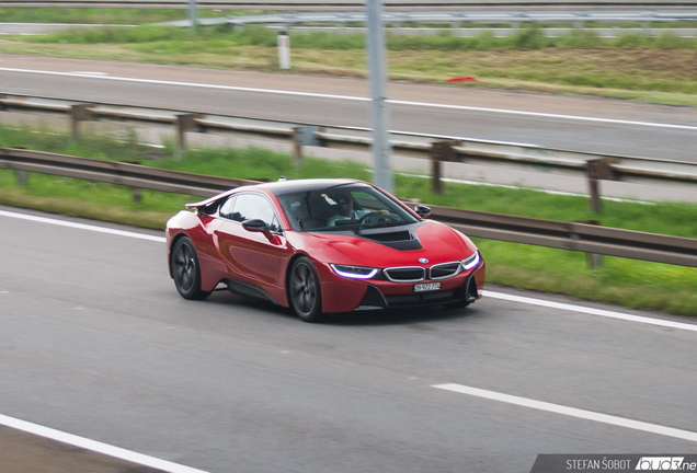 BMW i8 Protonic Red Edition