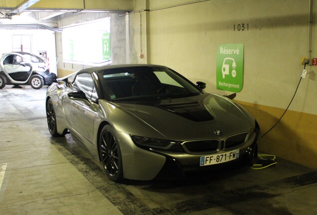 BMW i8 Roadster