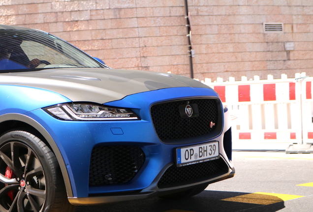 Jaguar F-PACE SVR